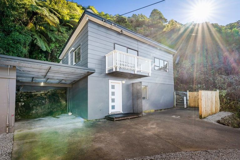 Photo of property in 37 Mcdougall Grove, Haywards, Lower Hutt, 5018