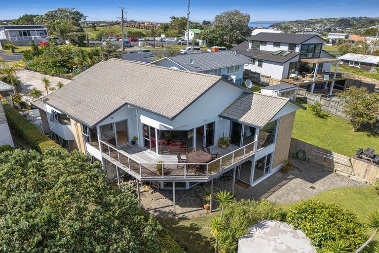 Photo of property in 1326 Whangaparaoa Road, Army Bay, Whangaparaoa, 0930