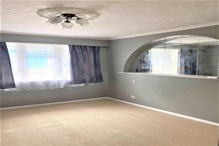 Photo of property in 16 Peck Street, Taita, Lower Hutt, 5011