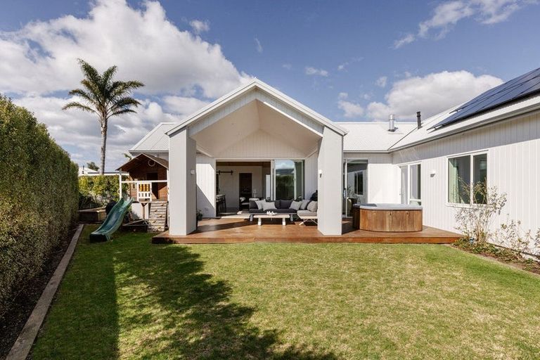 Photo of property in 30 Colpoma Close, Papamoa Beach, Papamoa, 3118