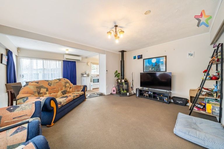 Photo of property in 52 Russell Road, Wainuiomata, Lower Hutt, 5014