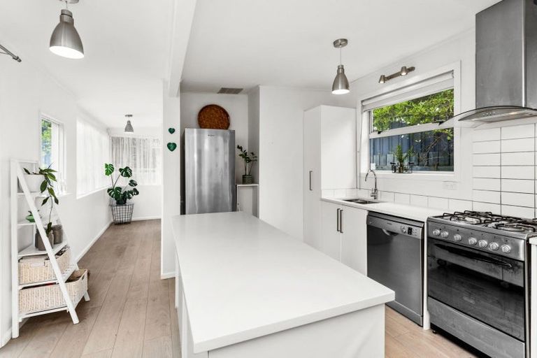 Photo of property in 155 Milton Road, Bluff Hill, Napier, 4110