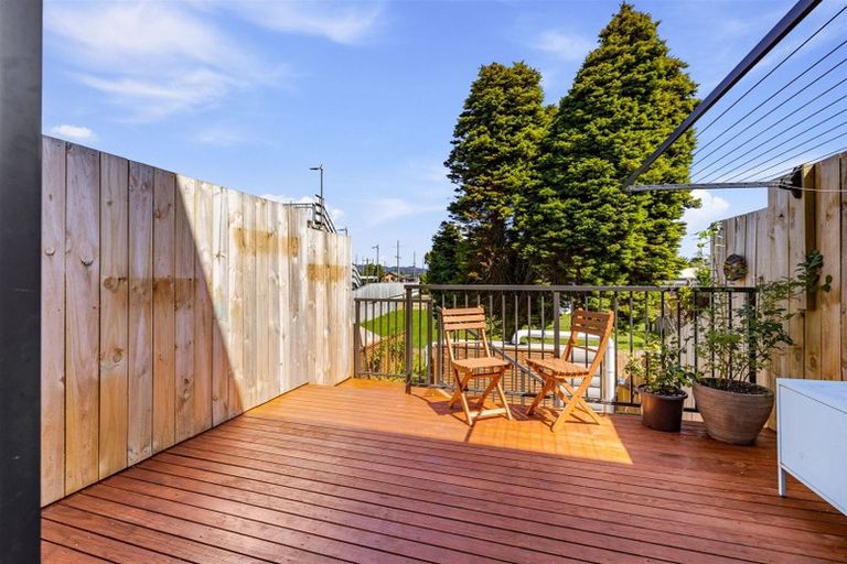 Photo of property in 4/2 Brandon Road, Glen Eden, Auckland, 0602