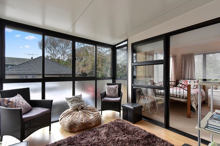 Photo of property in 1/15 Roys Road, Weymouth, Auckland, 2103