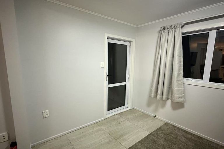 Photo of property in 18 Dunstall Place, Mangere Bridge, Auckland, 2022