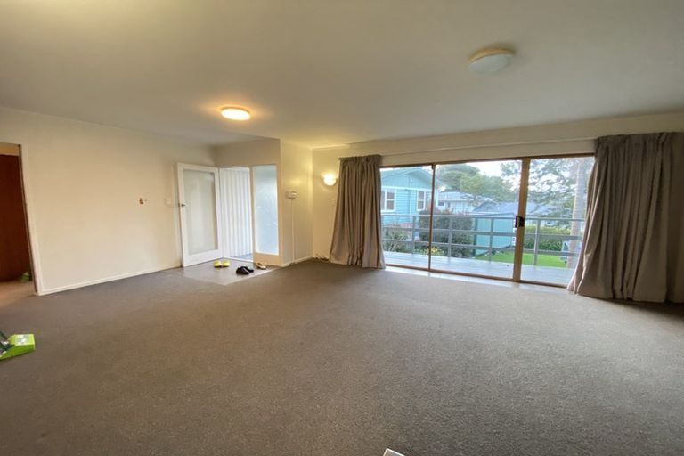 Photo of property in 1/6 Kathleen Street, Totara Vale, Auckland, 0627
