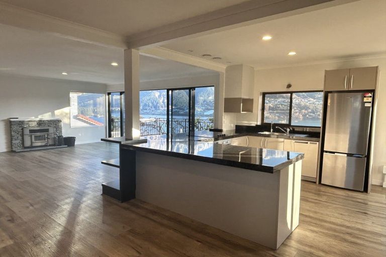 Photo of property in 64 Oregon Drive, Kelvin Heights, Queenstown, 9300