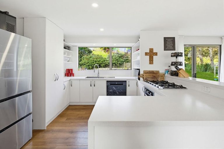 Photo of property in 2257 South Head Road, South Head, Helensville, 0874