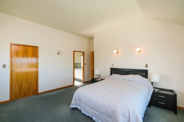 Photo of property in 14 Harvey Road, Bluff Hill, Napier, 4110