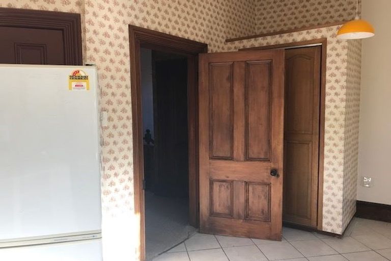 Photo of property in 18 Talavera Terrace, Kelburn, Wellington, 6012