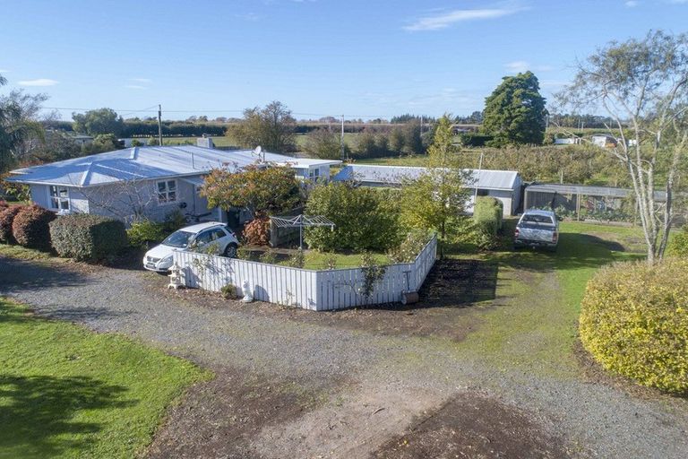 Photo of property in 166 Mill Road, Clive, 4180