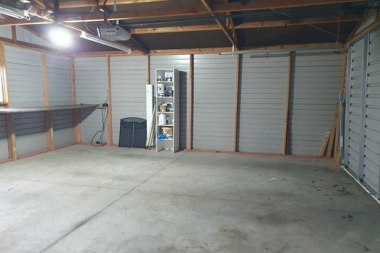 Photo of property in 71 Stottholm Road, Titirangi, Auckland, 0604