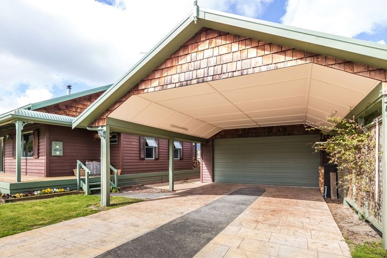 Photo of property in 2 Par Place, Kinloch, Taupo, 3377