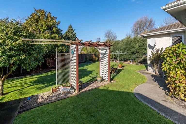 Photo of property in 2/16 Oldham Crescent, Halswell, Christchurch, 8025