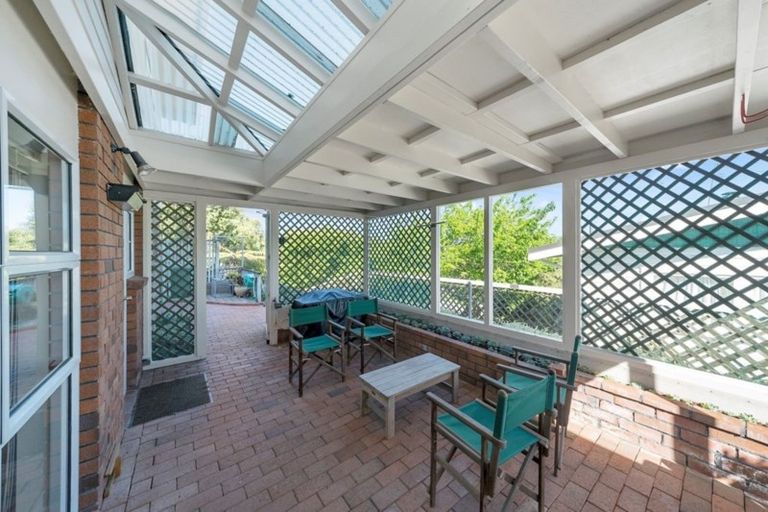 Photo of property in 2 Frimley Terrace, Waikanae Beach, Waikanae, 5036