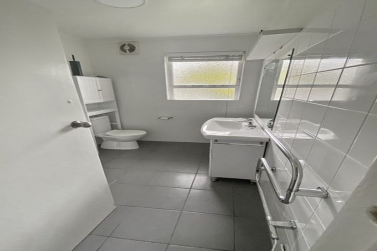 Photo of property in 829 Te Atatu Road, Te Atatu Peninsula, Auckland, 0610