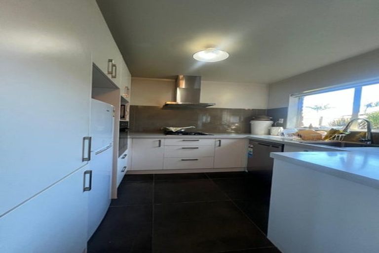 Photo of property in 1/3 Eulogy Place, Randwick Park, Auckland, 2105