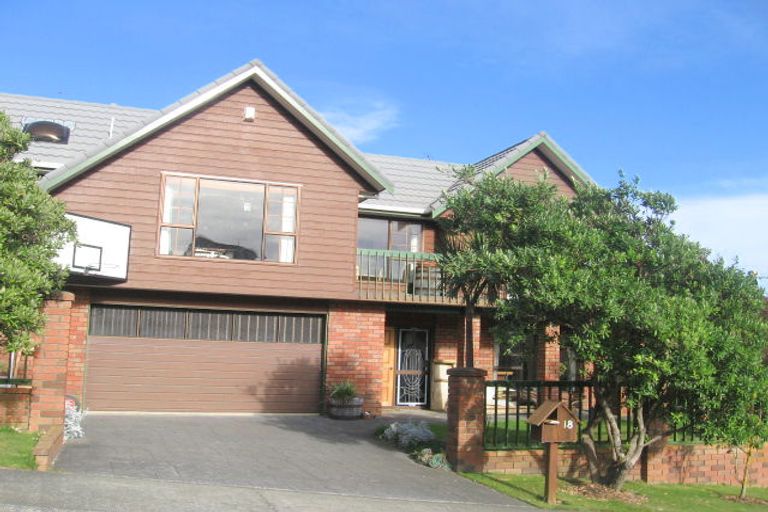 Photo of property in 18 Kinnel Grove, Papakowhai, Porirua, 5024