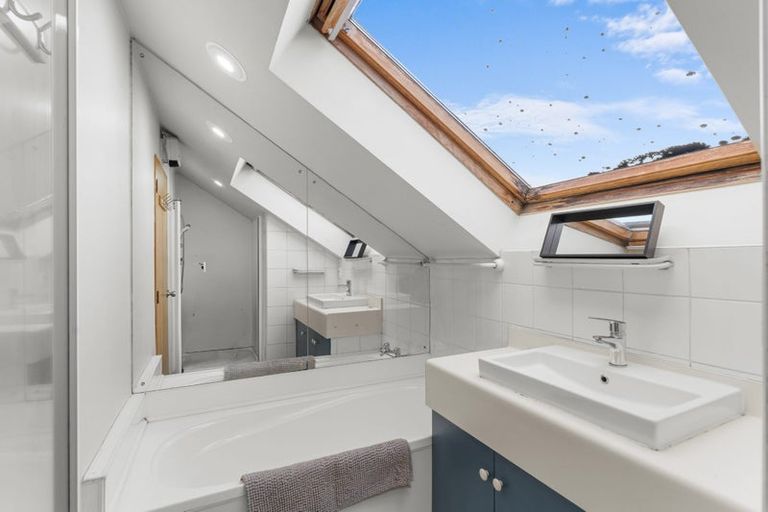 Photo of property in 2/173 Idris Road, Strowan, Christchurch, 8052