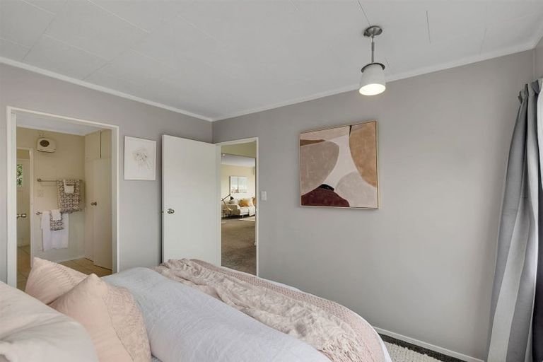 Photo of property in 34 Oak Avenue, Paremata, Porirua, 5024