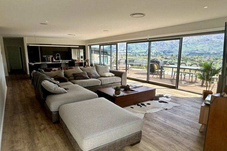 Photo of property in 13 Akitu Rise, Wanaka, 9305