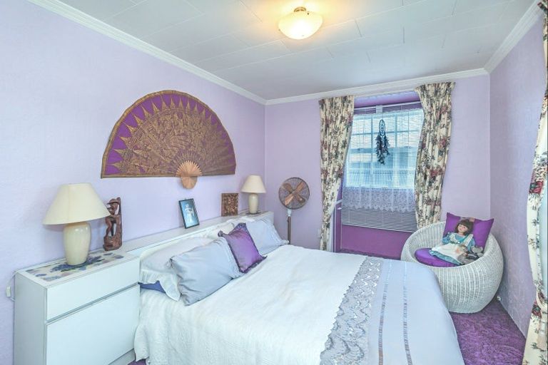 Photo of property in 2 Avon Street, Levin, 5510