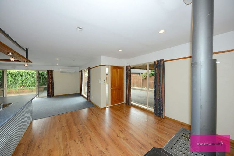 Photo of property in 85c Middlepark Road, Sockburn, Christchurch, 8042