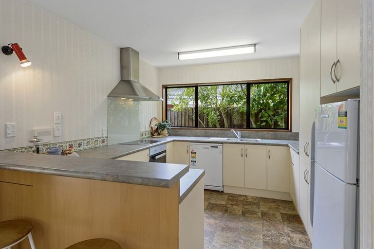 Photo of property in 25 Montclare Avenue, Ilam, Christchurch, 8041