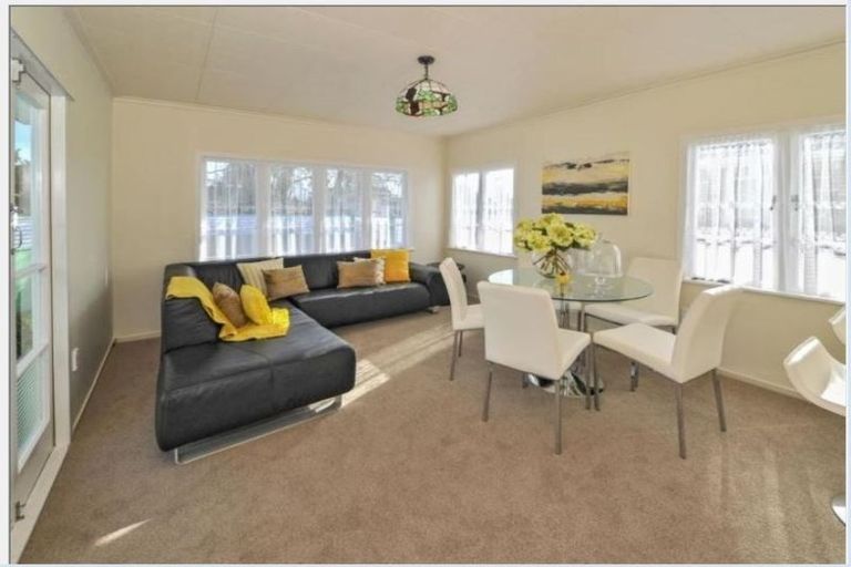 Photo of property in 41 Willis Road, Papakura, 2110