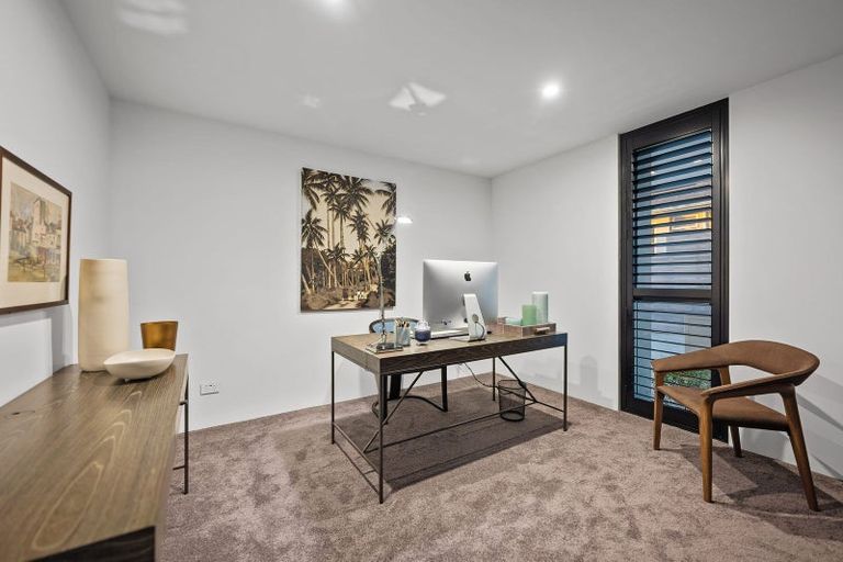 Photo of property in 314a Hurstmere Road, Takapuna, Auckland, 0622