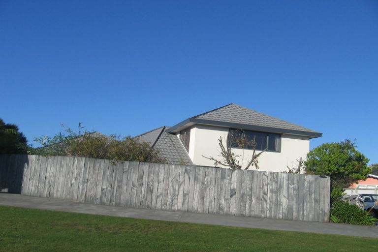 Photo of property in 37 James Cook Drive, Whitby, Porirua, 5024