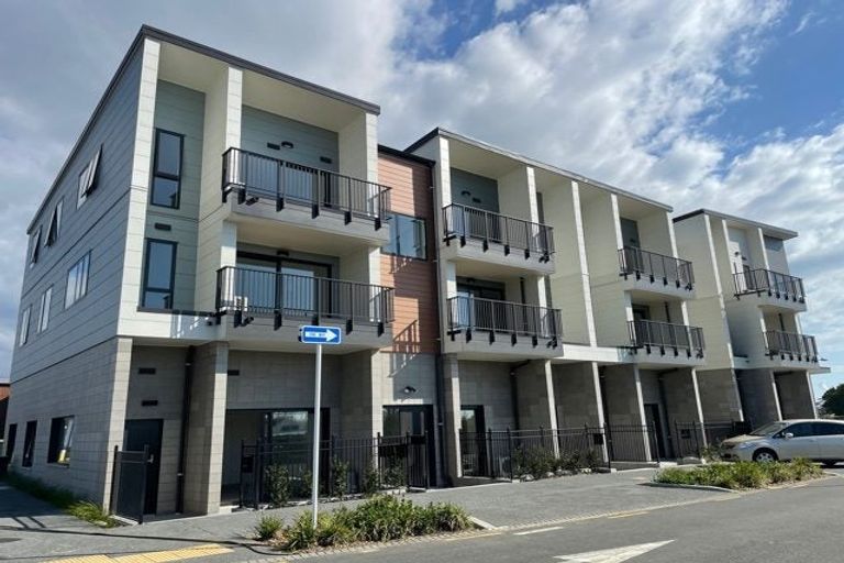 Photo of property in 4/1 Coral Tree Avenue, Wiri, Auckland, 2104