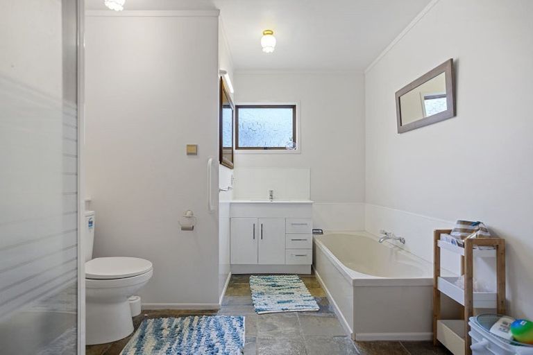 Photo of property in 146 Moana Anu Anu Avenue, Whangamata, 3620