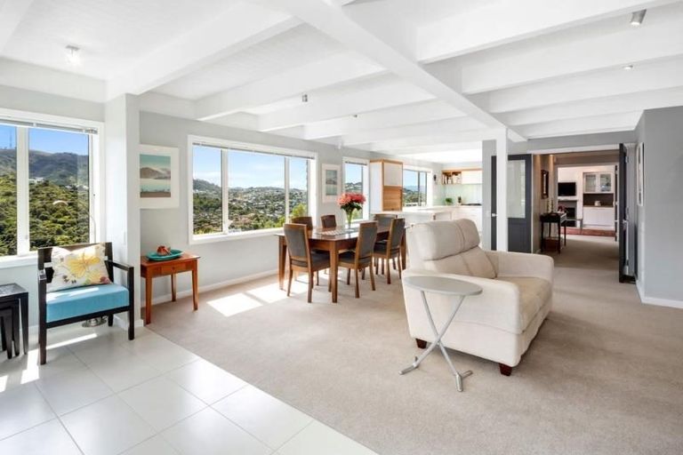 Photo of property in 14 Cavalry Close, Crofton Downs, Wellington, 6035