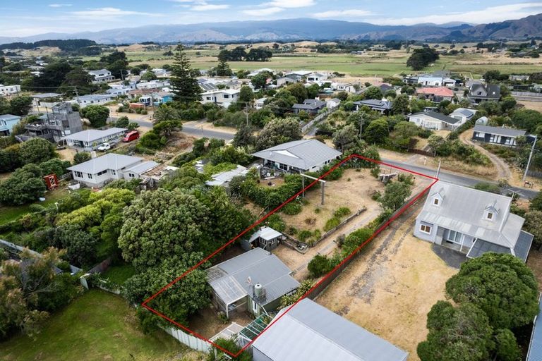 Photo of property in 37 Dixie Street, Te Horo Beach, Otaki, 5581