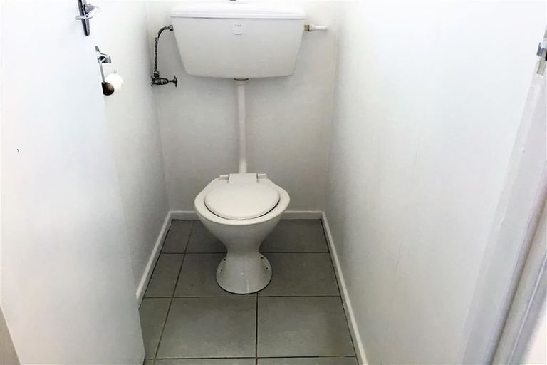 Photo of property in 64 Edinburgh Crescent, Waikiwi, Invercargill, 9810