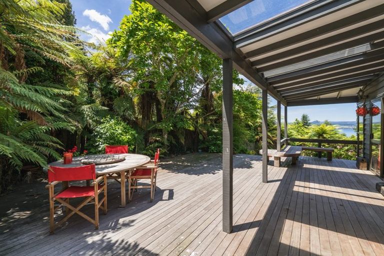 Photo of property in 18 Brunette Drive, Acacia Bay, Taupo, 3330