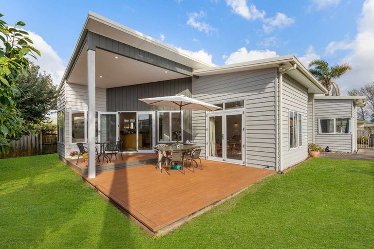 Photo of property in 13 Evans Road, Papamoa Beach, Papamoa, 3118