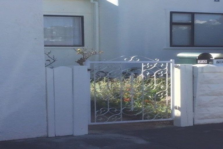 Photo of property in 70 Derwent Street, Island Bay, Wellington, 6023