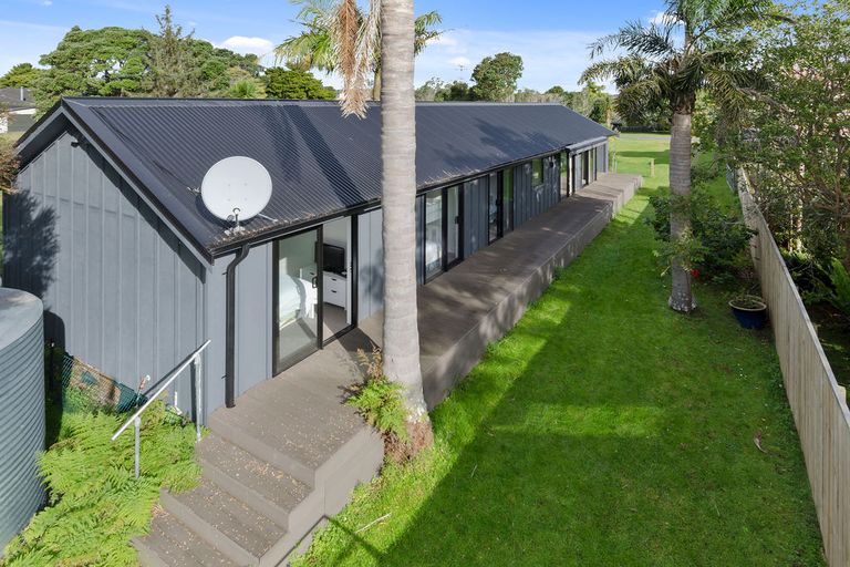 Photo of property in 10 Harbour View Road, Point Wells, Warkworth, 0986