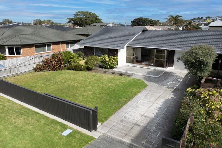 Photo of property in 48 Edward Avenue, Orewa, 0931