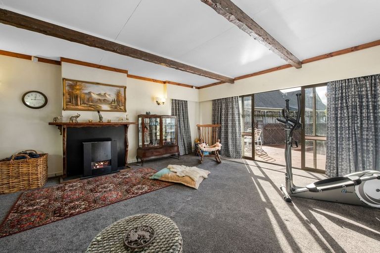 Photo of property in 1 Tapestry Grove, Silverstream, Upper Hutt, 5019