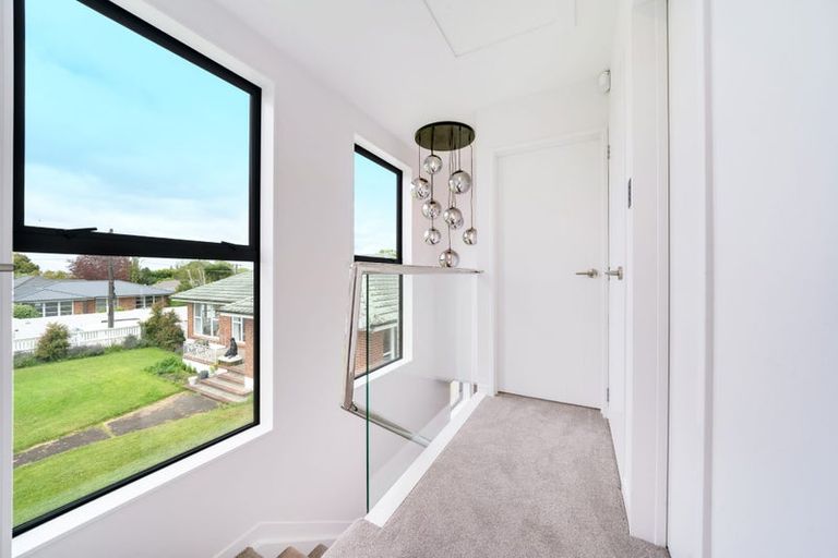 Photo of property in 2/60 Yeovil Road, Te Atatu Peninsula, Auckland, 0610