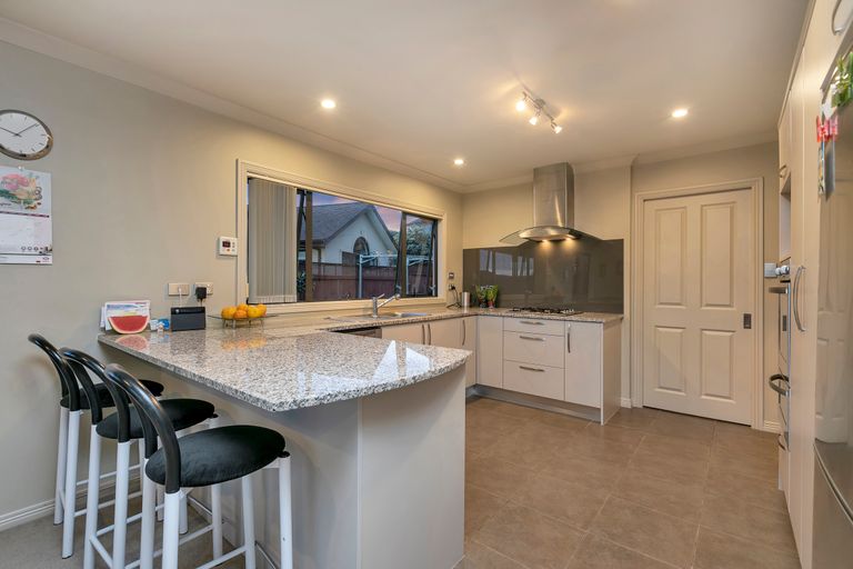 Photo of property in 8 Archer Rayner Place, Greenhithe, Auckland, 0632