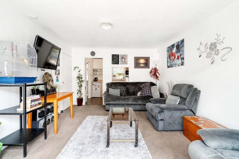 Photo of property in 2/53 Mathesons Road, Phillipstown, Christchurch, 8011