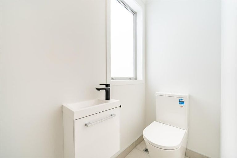 Photo of property in 44b Pine Avenue, Upper Hutt Central, Upper Hutt, 5018