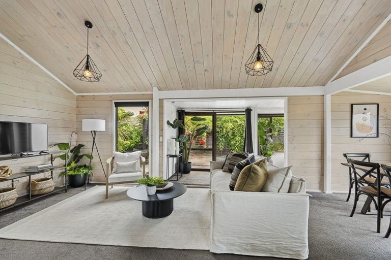 Photo of property in 6 Honnor Place, Hurdon, New Plymouth, 4310