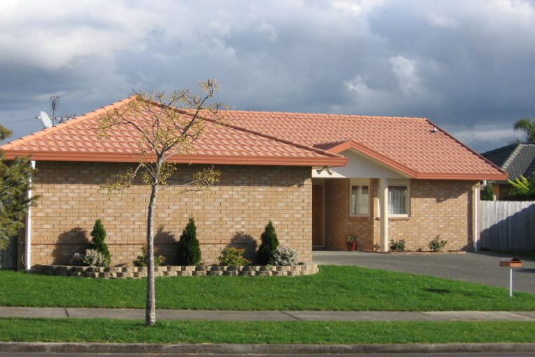 Photo of property in 3 Newinn Crescent, East Tamaki Heights, Auckland, 2016