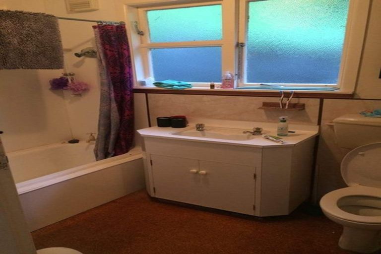 Photo of property in 10 Korokoro Road, Korokoro, Lower Hutt, 5012