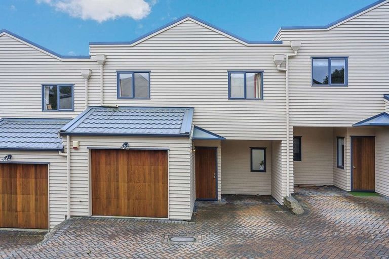 Photo of property in 6/18 Pannill Place, Oteha, Auckland, 0632